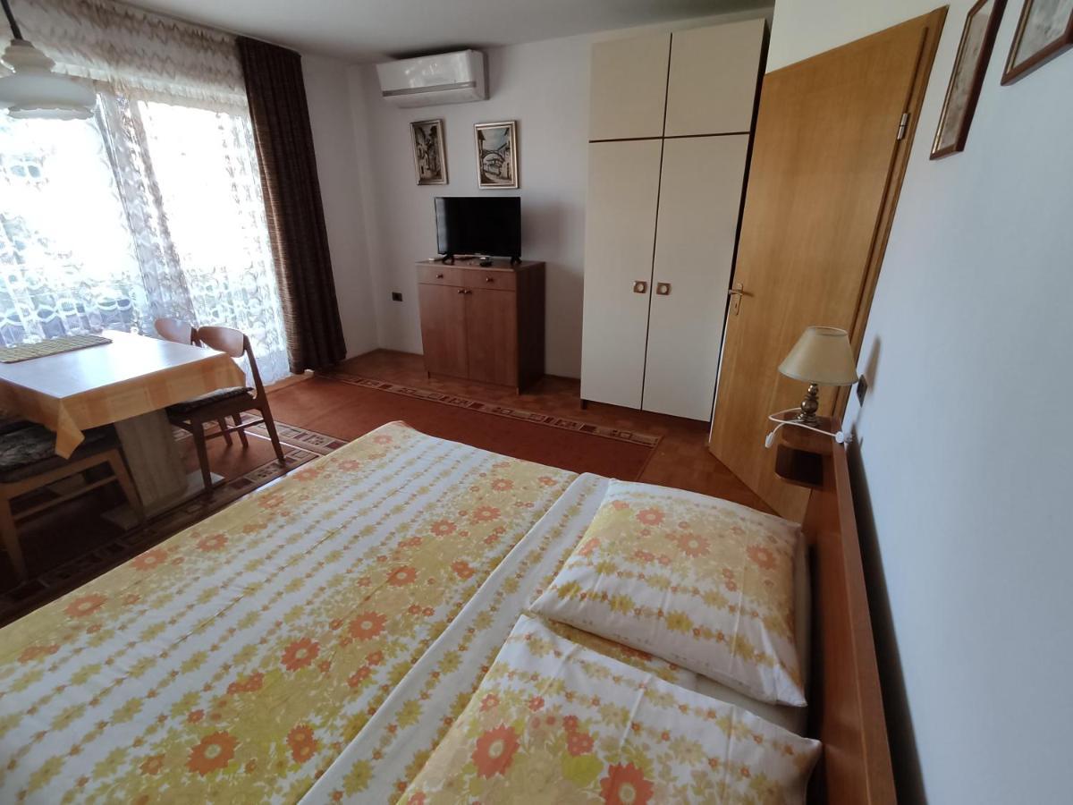 Apartments Samec Izola Bagian luar foto