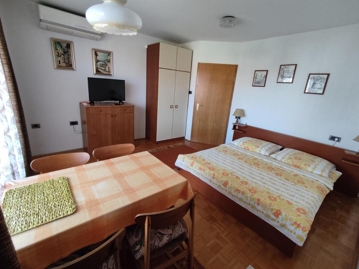 Apartments Samec Izola Bagian luar foto