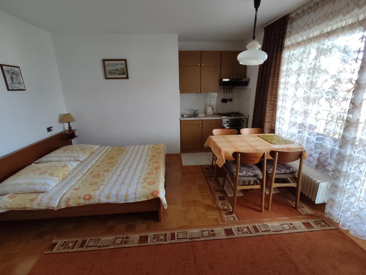 Apartments Samec Izola Bagian luar foto