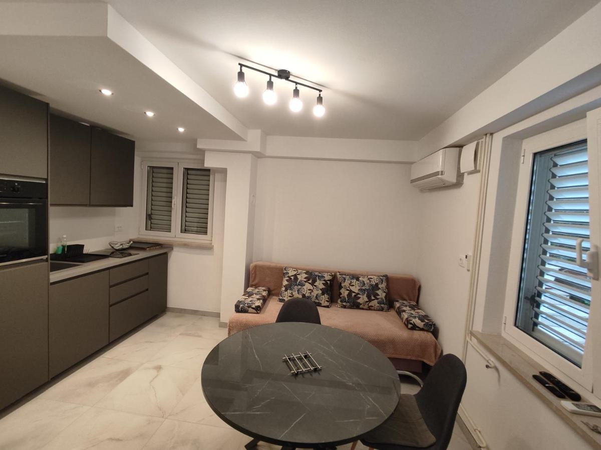 Apartments Samec Izola Bagian luar foto