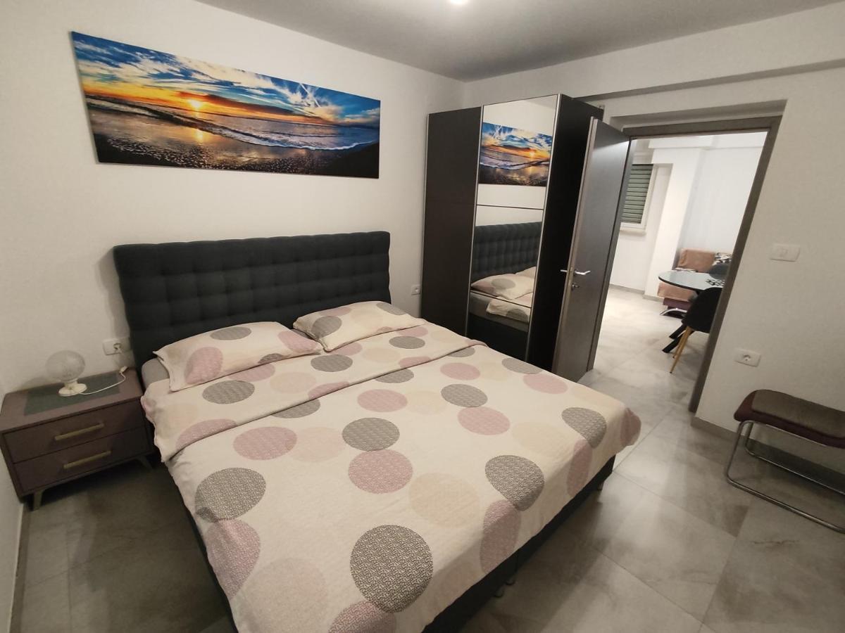 Apartments Samec Izola Bagian luar foto