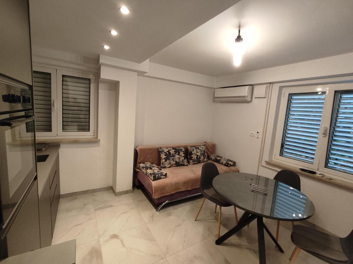Apartments Samec Izola Bagian luar foto