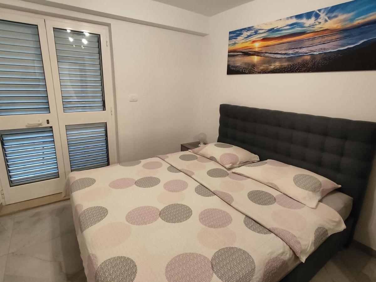 Apartments Samec Izola Bagian luar foto