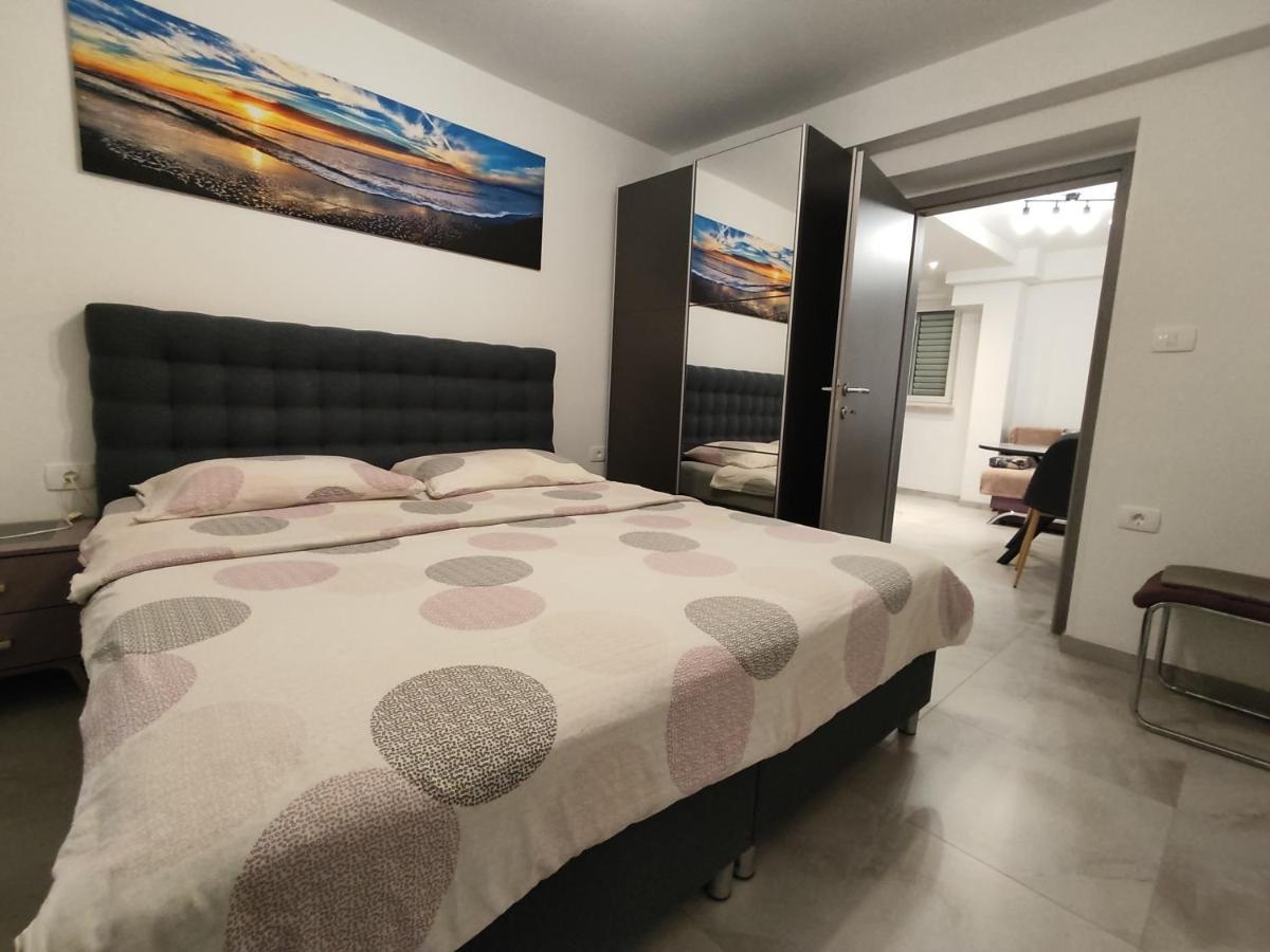 Apartments Samec Izola Bagian luar foto