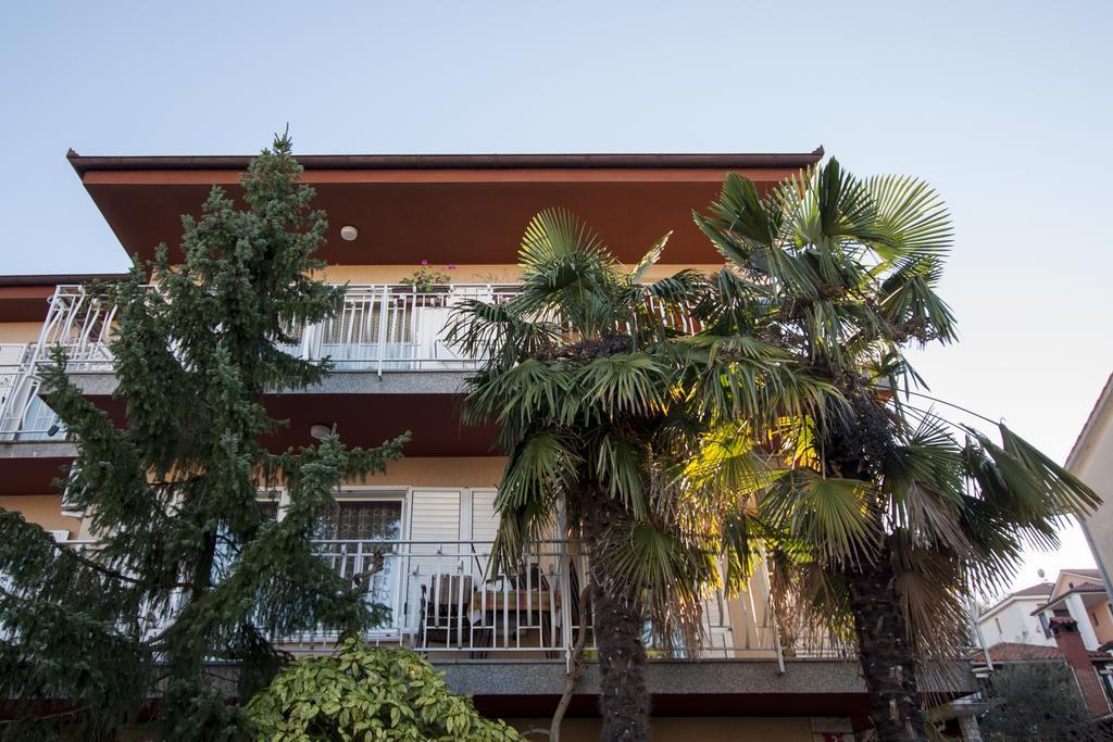 Apartments Samec Izola Bagian luar foto